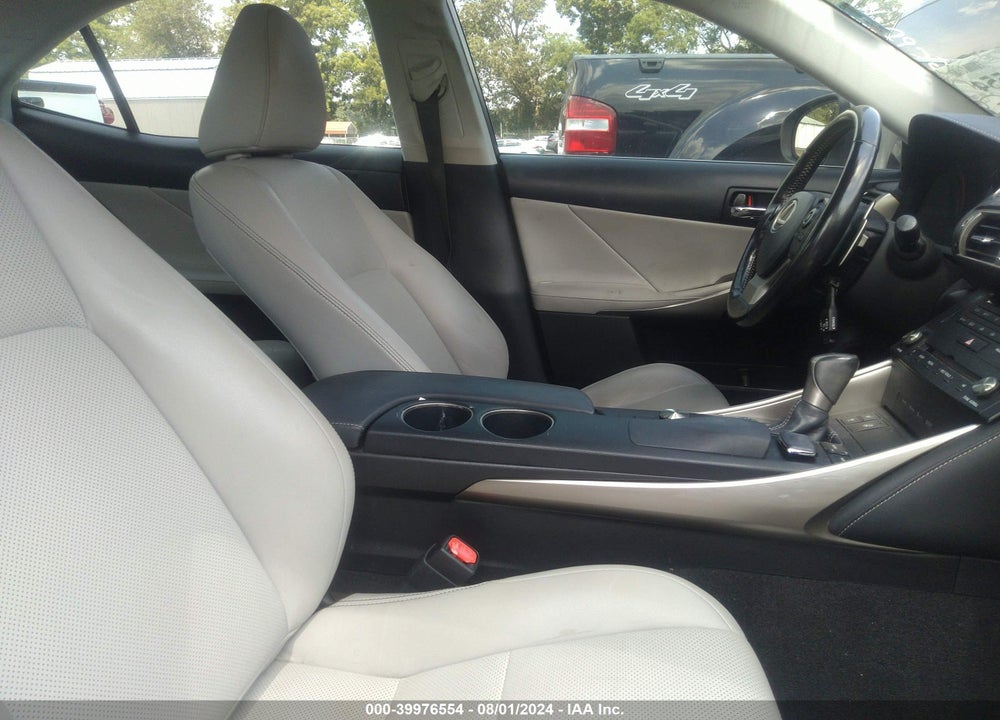 2015 LEXUS IS 250 VIN: JTHCF1D27F5028806