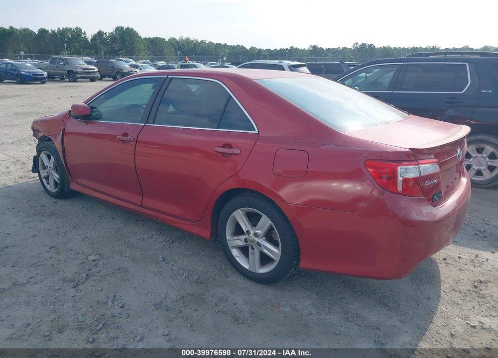 2013 TOYOTA CAMRY SE VIN: 4T1BF1FK1DU712582