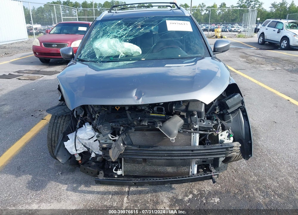 2018 NISSAN KICKS VIN: 3N1CP5CU7JL535421