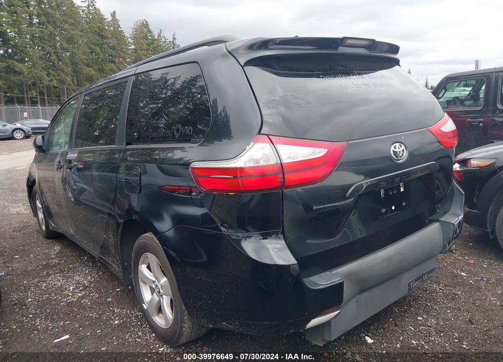 2019 TOYOTA SIENNA LE 8 PASSENGER VIN: 5TDKZ3DC7KS012084