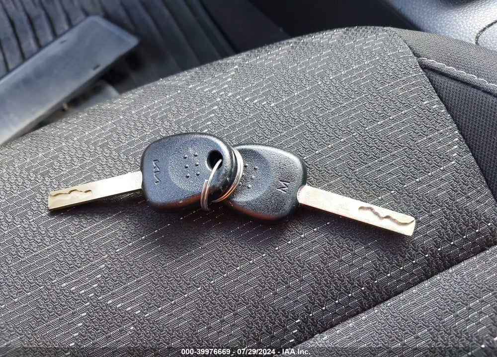 2023 KIA RIO LX VIN: 3KPA24AD7PE575074