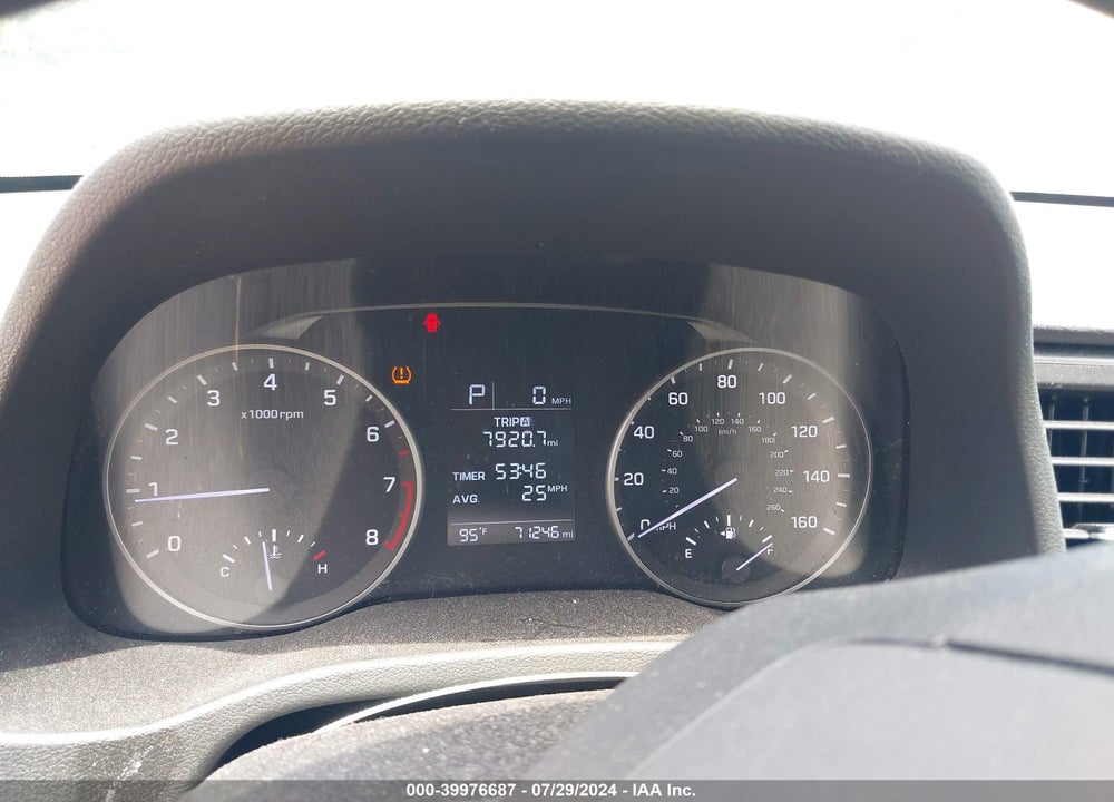 2018 HYUNDAI ELANTRA SE VIN: 5NPD74LF4JH385586