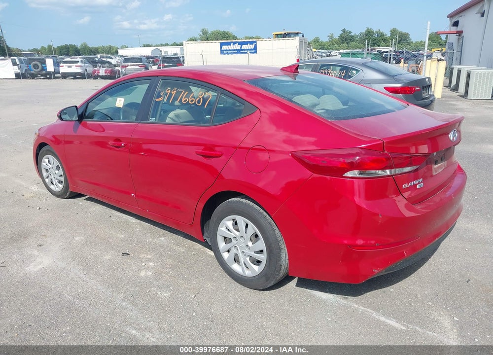 2018 HYUNDAI ELANTRA SE VIN: 5NPD74LF4JH385586