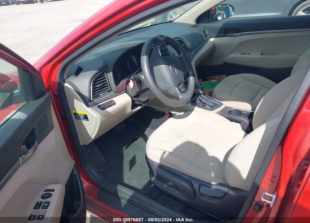 2018 HYUNDAI ELANTRA SE VIN: 5NPD74LF4JH385586