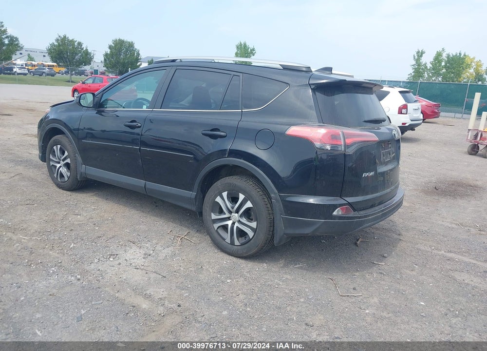 2018 TOYOTA RAV4 LE VIN: 2T3BFREV2JW768558