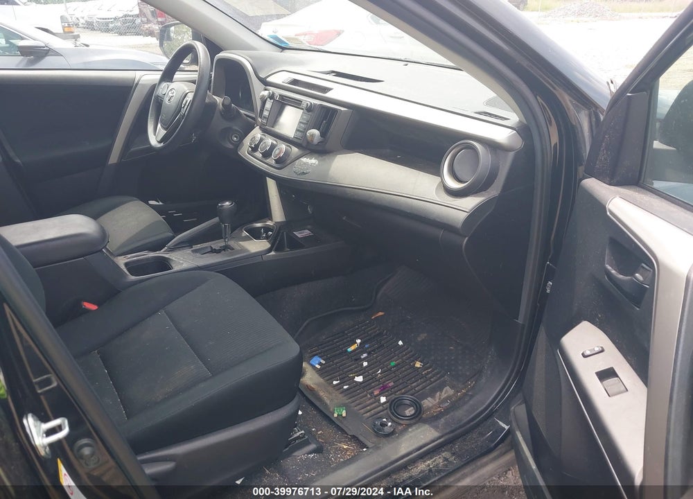 2018 TOYOTA RAV4 LE VIN: 2T3BFREV2JW768558