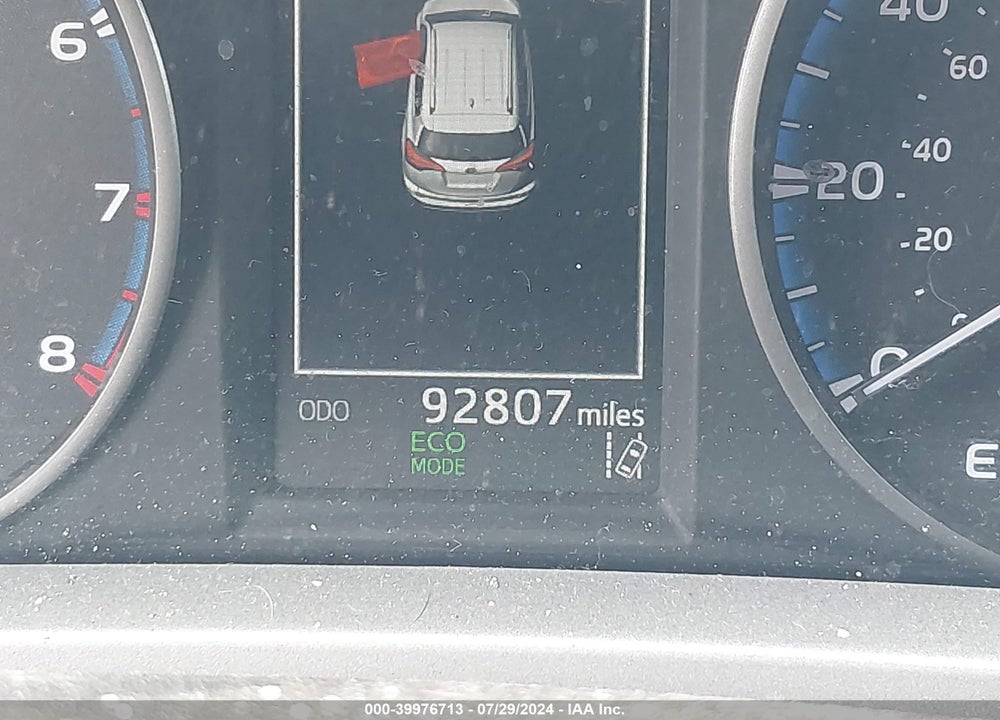 2018 TOYOTA RAV4 LE VIN: 2T3BFREV2JW768558