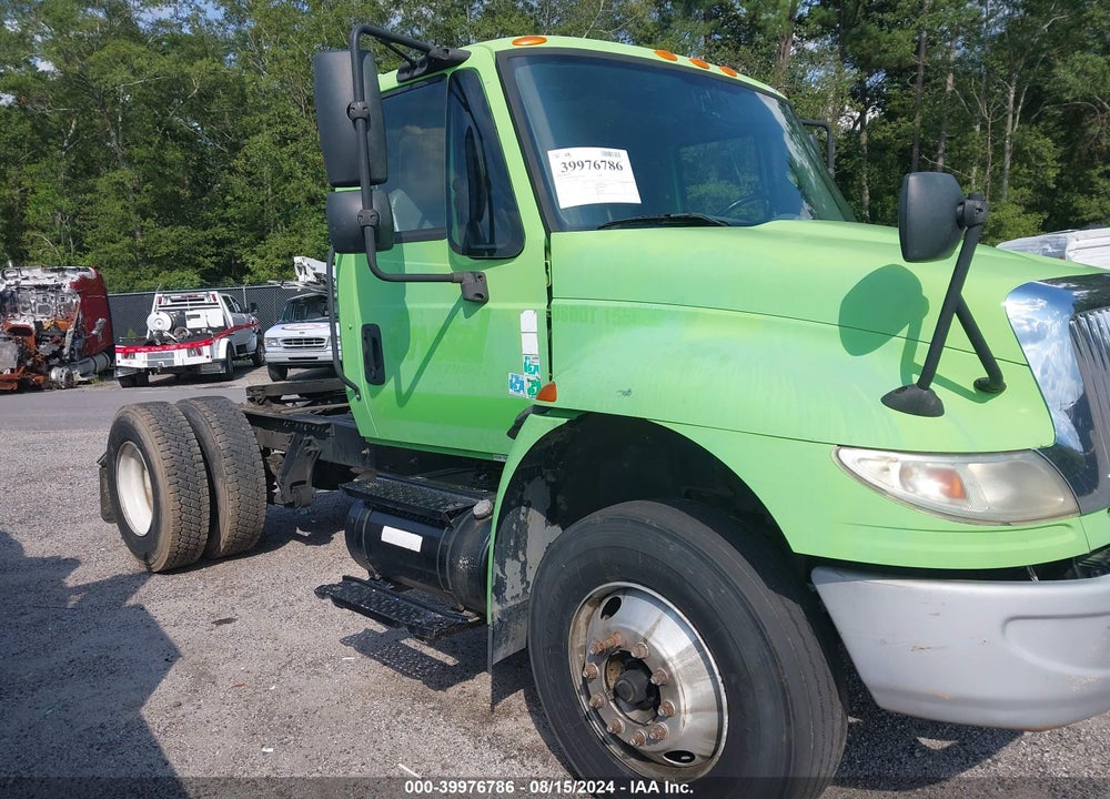 2006 INTERNATIONAL 4000 4400 VIN: 1HSMKAAN46H325585