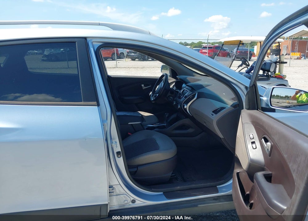 2012 HYUNDAI TUCSON GLS VIN: KM8JUCACXCU493682