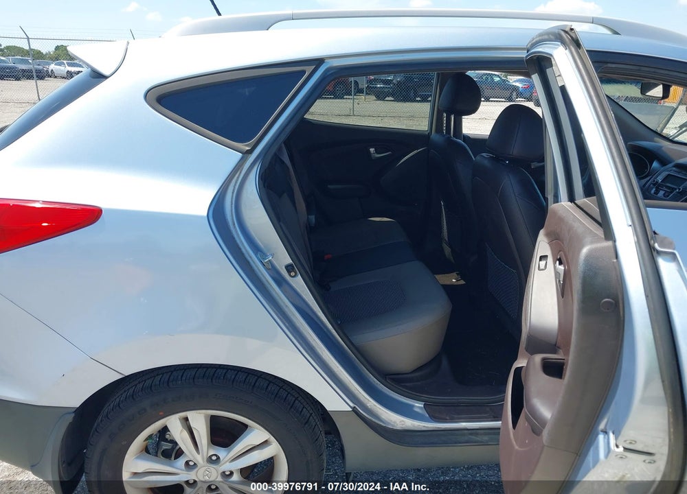 2012 HYUNDAI TUCSON GLS VIN: KM8JUCACXCU493682
