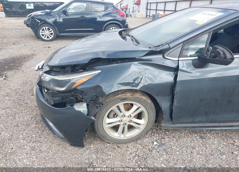 2018 CHEVROLET CRUZE LT AUTO VIN: 1G1BE5SM4J7157281