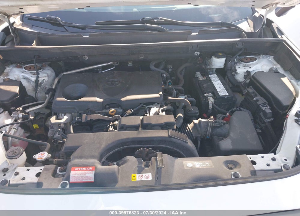 2019 TOYOTA RAV4 XLE VIN: 2T3P1RFV5KW076105