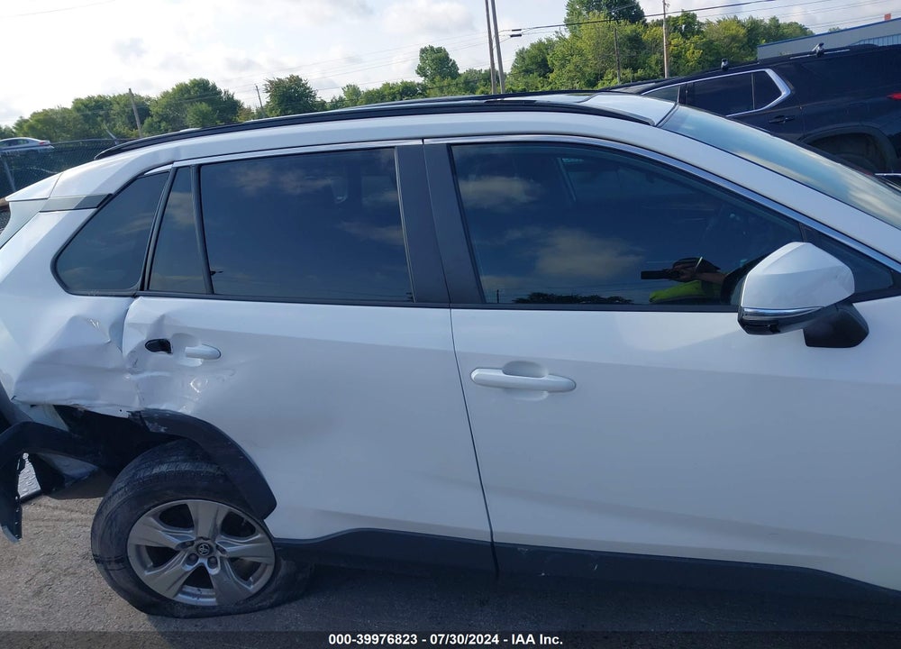 2019 TOYOTA RAV4 XLE VIN: 2T3P1RFV5KW076105