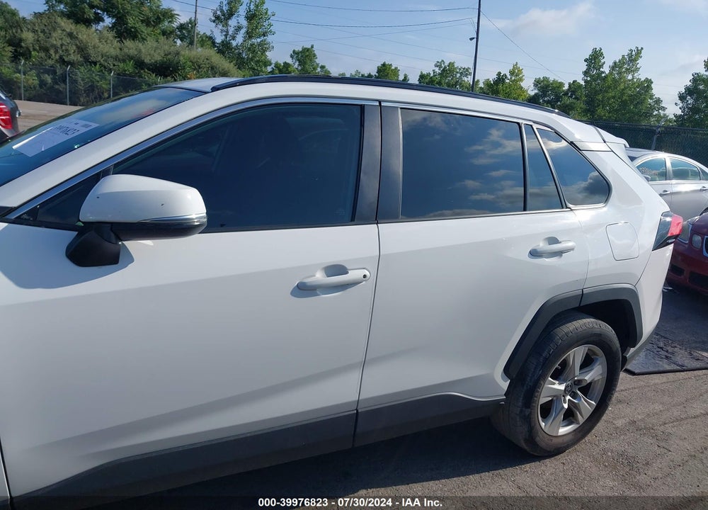 2019 TOYOTA RAV4 XLE VIN: 2T3P1RFV5KW076105