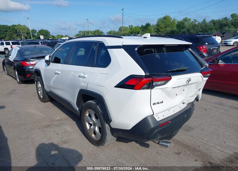 2019 TOYOTA RAV4 XLE VIN: 2T3P1RFV5KW076105