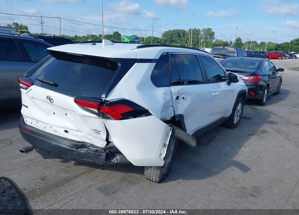 2019 TOYOTA RAV4 XLE VIN: 2T3P1RFV5KW076105