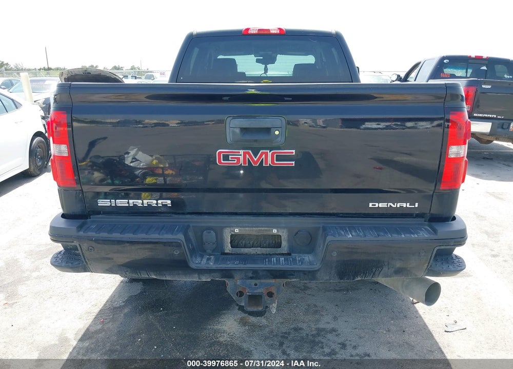 2015 GMC SIERRA 2500HD DENALI VIN: 1GT120E80FF513199