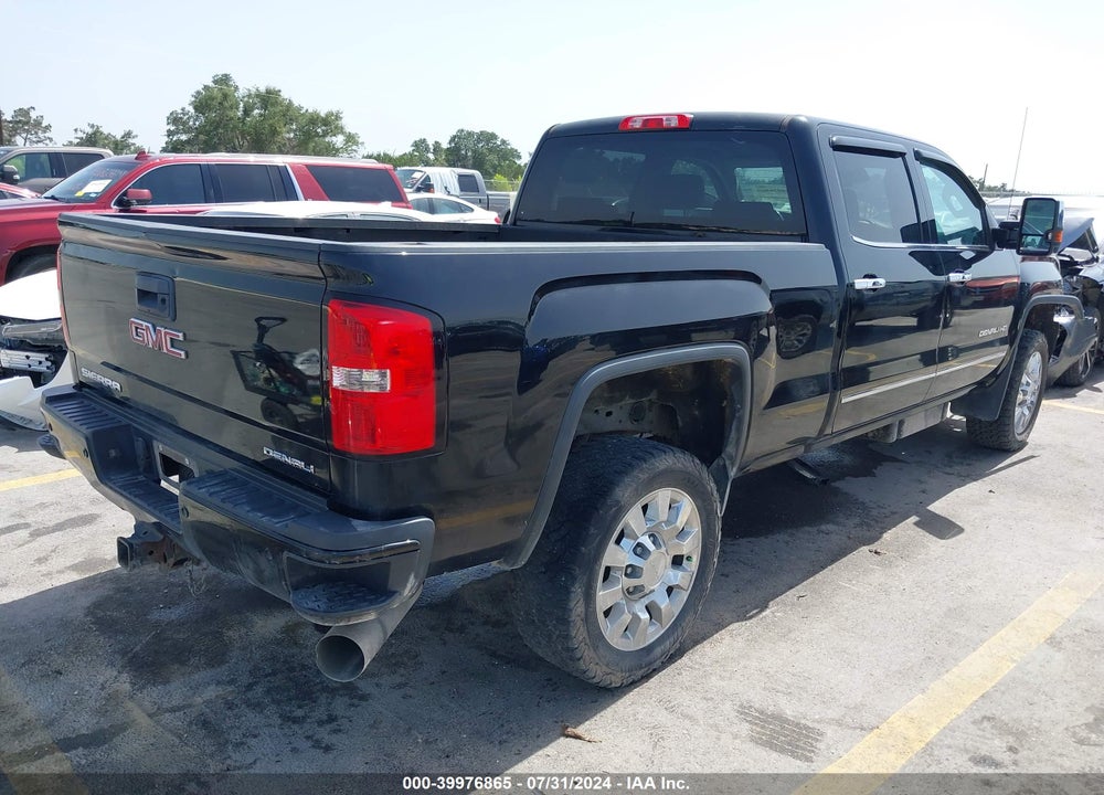 2015 GMC SIERRA 2500HD DENALI VIN: 1GT120E80FF513199