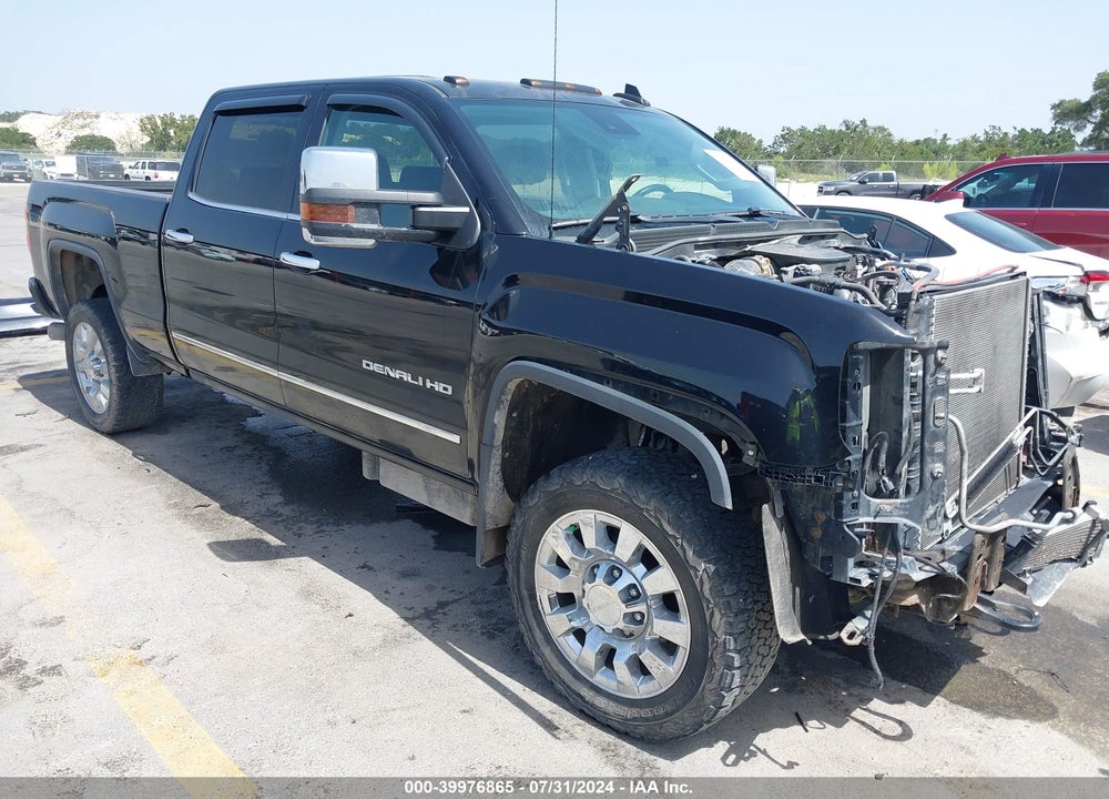 2015 GMC SIERRA 2500HD DENALI VIN: 1GT120E80FF513199