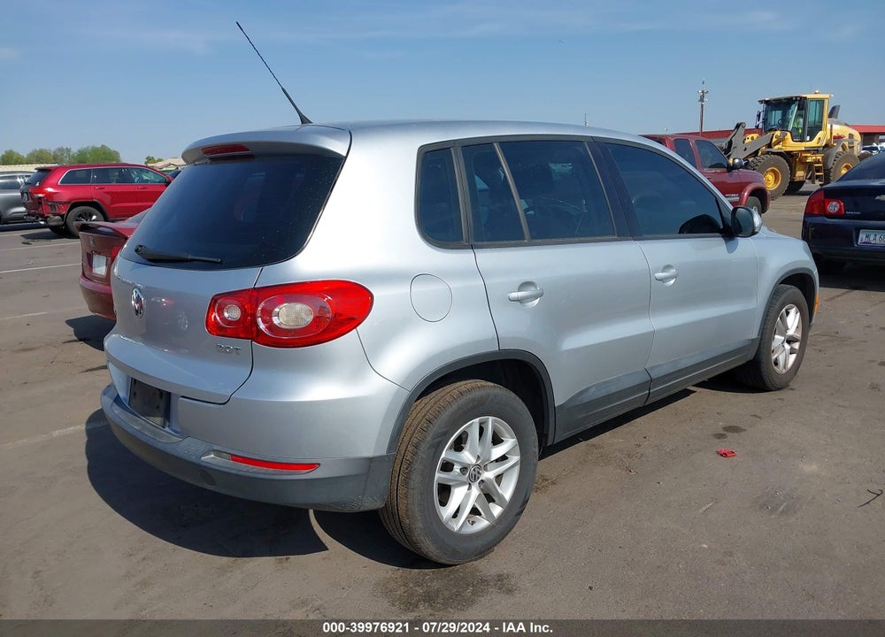 2011 VOLKSWAGEN TIGUAN S VIN: WVGAV7AX7BW503496