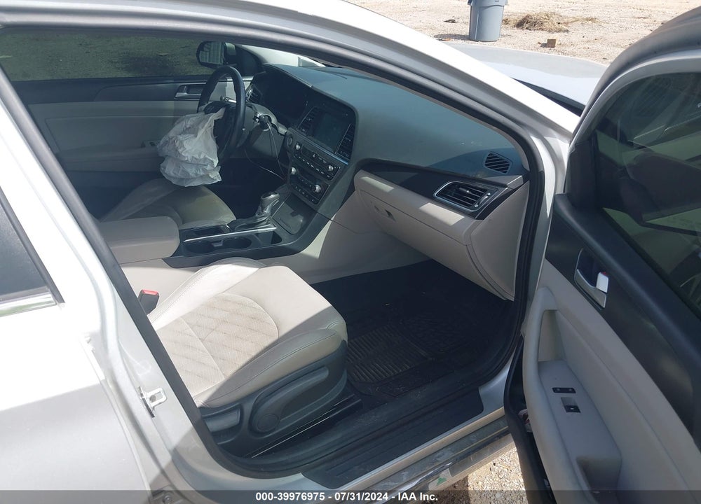 2017 HYUNDAI SONATA SPORT VIN: 5NPE34AF2HH517810