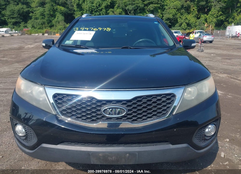 2011 KIA SORENTO LX VIN: 5XYKTDA18BG099999