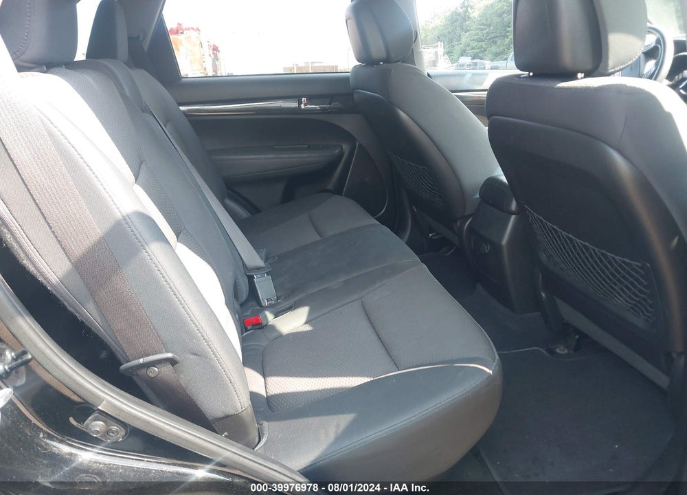 2011 KIA SORENTO LX VIN: 5XYKTDA18BG099999