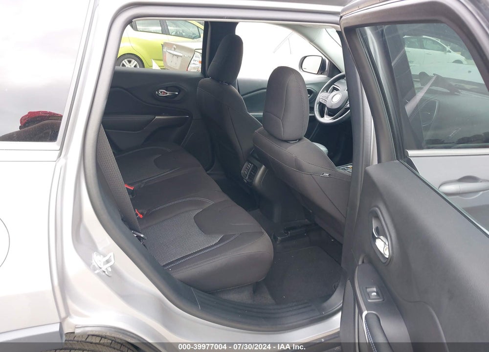 2019 JEEP CHEROKEE LATITUDE FWD VIN: 1C4PJLCB1KD323883