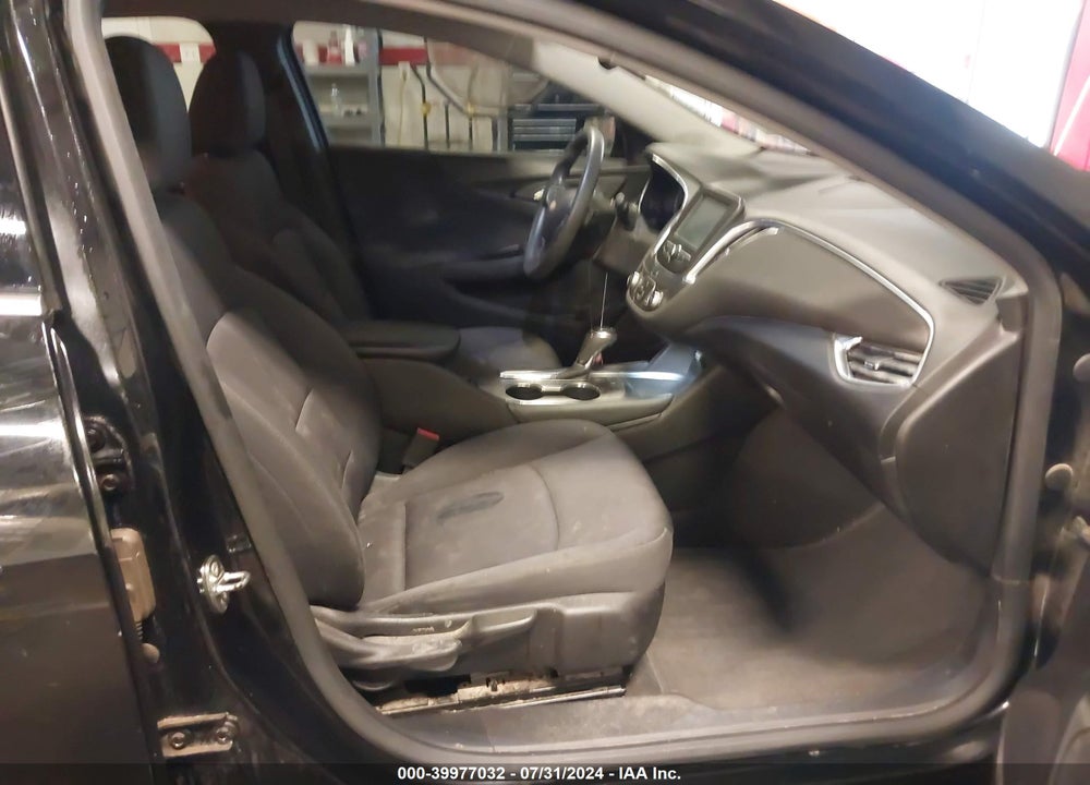 2018 CHEVROLET MALIBU LT VIN: 1G1ZD5ST4JF134422
