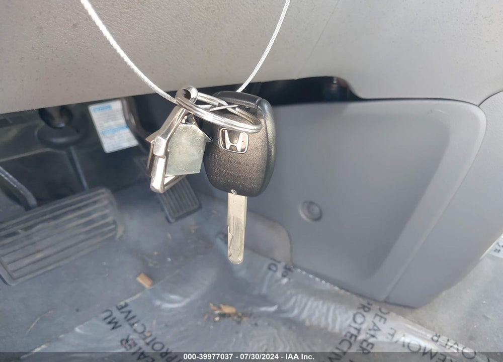 2008 HONDA CR-V LX VIN: JHLRE48348C022952