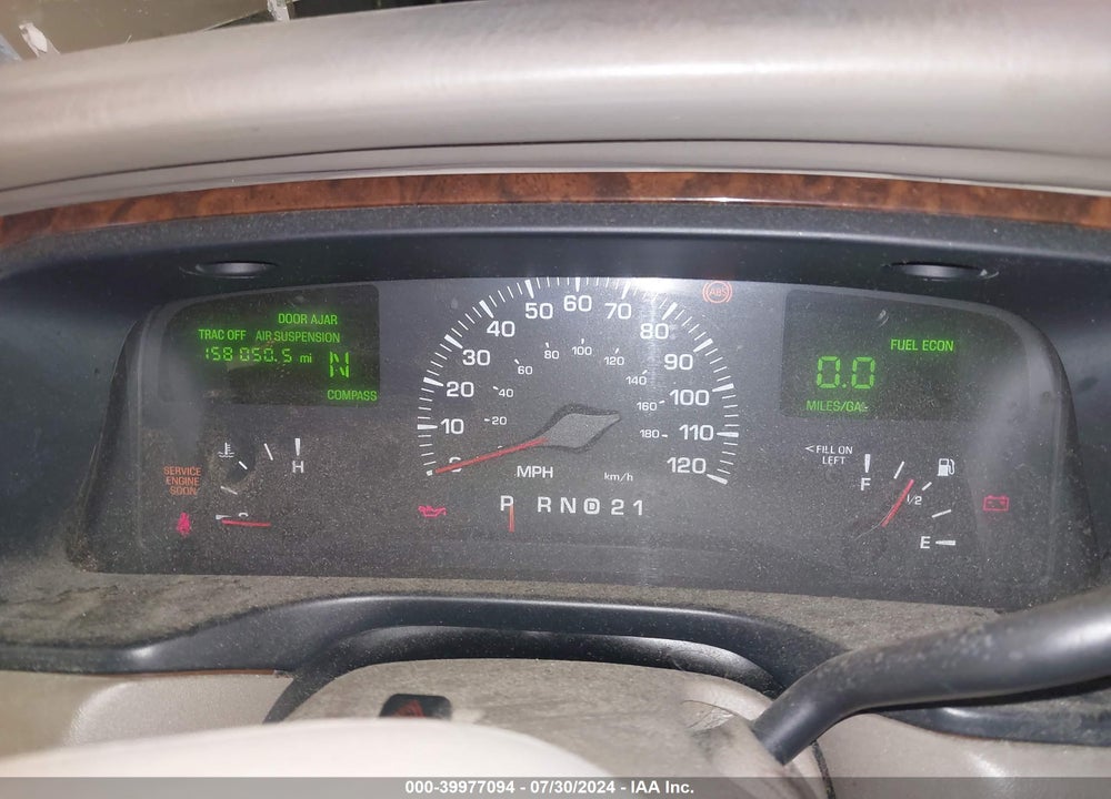 2002 LINCOLN TOWN CAR EXECUTIVE VIN: 1LNHM81W62Y615953