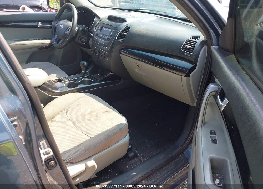 2014 KIA SORENTO LX VIN: 5XYKT3A66EG549823