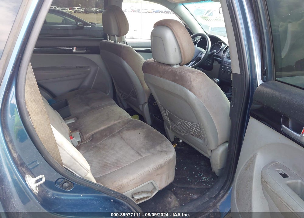 2014 KIA SORENTO LX VIN: 5XYKT3A66EG549823