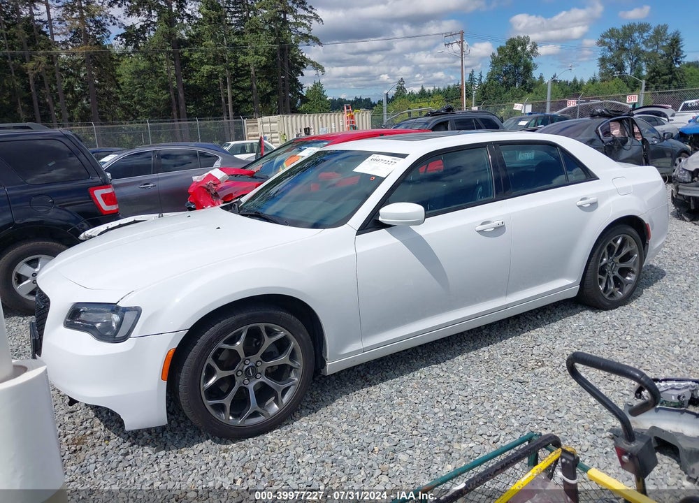 2015 CHRYSLER 300 S VIN: 2C3CCABG8FH845465