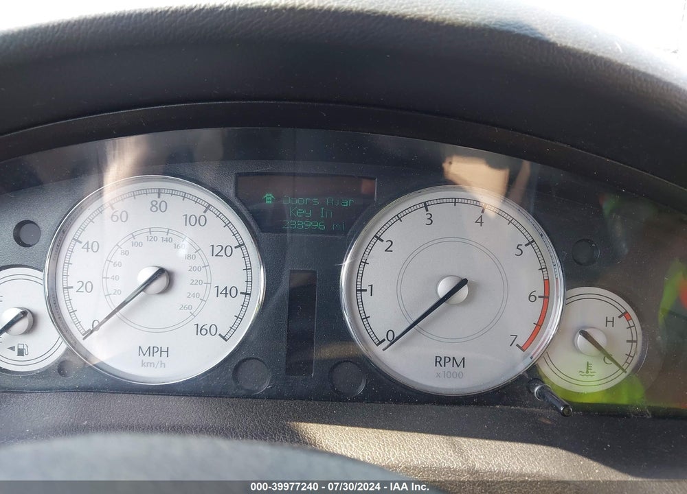 2007 CHRYSLER 300C VIN: 2C3KA63H47H683812