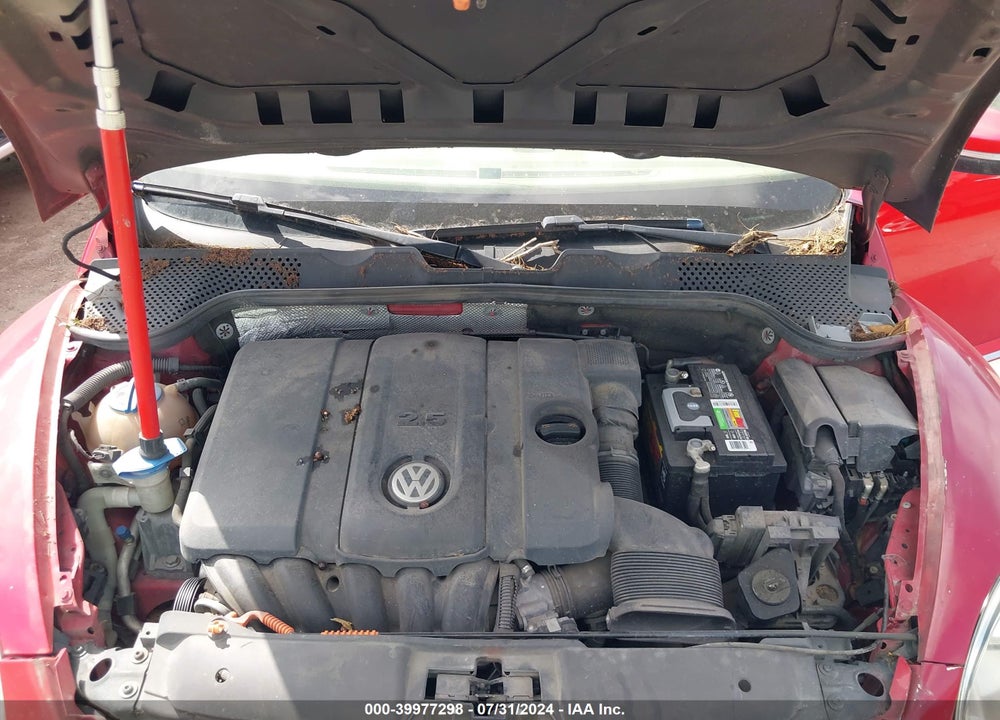 2013 VOLKSWAGEN BEETLE VIN: 3VWJX7AT6DM637444
