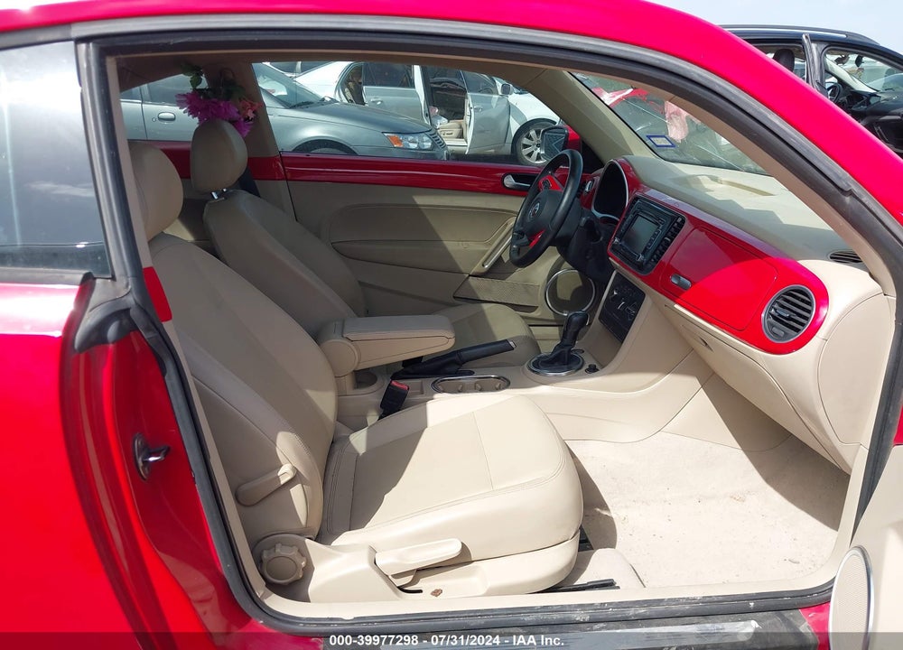 2013 VOLKSWAGEN BEETLE VIN: 3VWJX7AT6DM637444