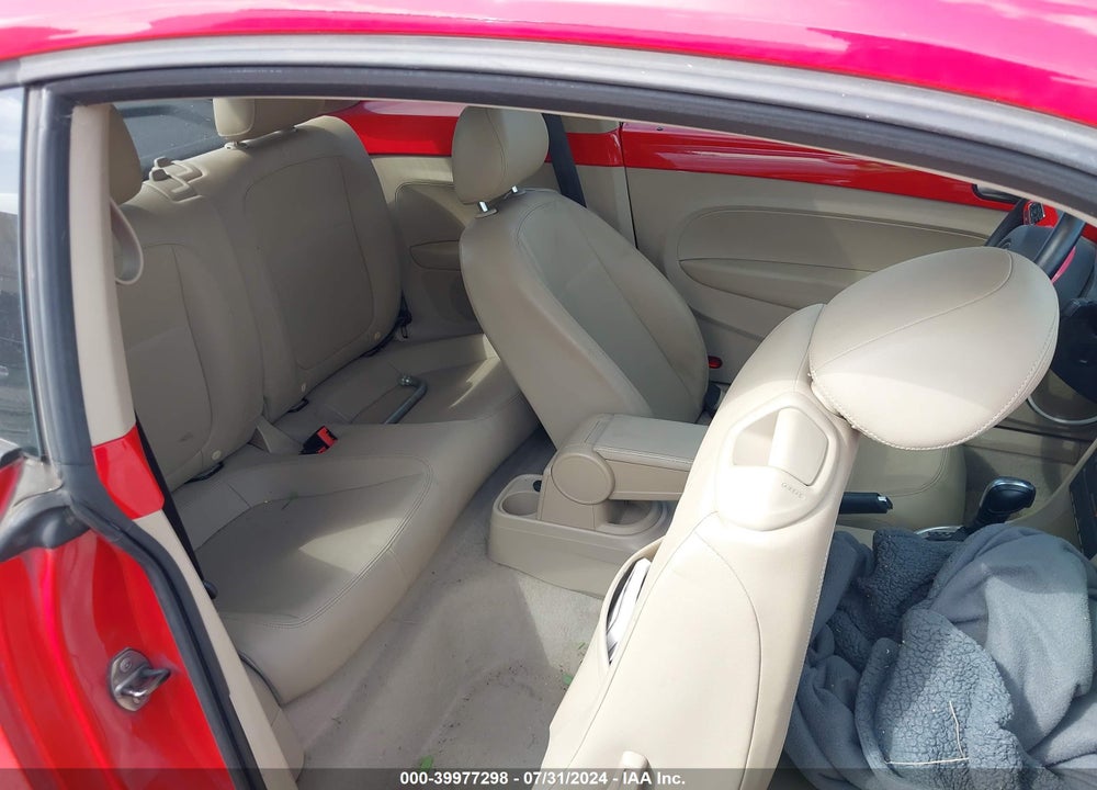 2013 VOLKSWAGEN BEETLE VIN: 3VWJX7AT6DM637444