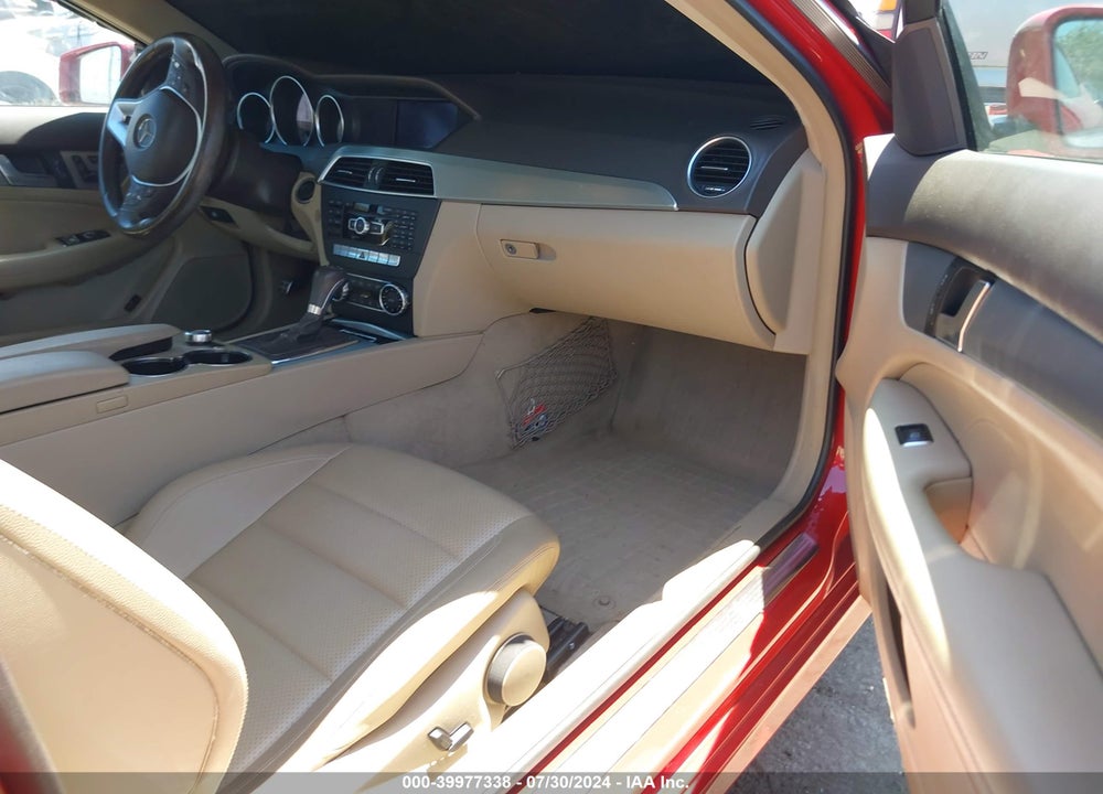 2012 MERCEDES-BENZ C 250 VIN: WDDGJ4HB1CF847559