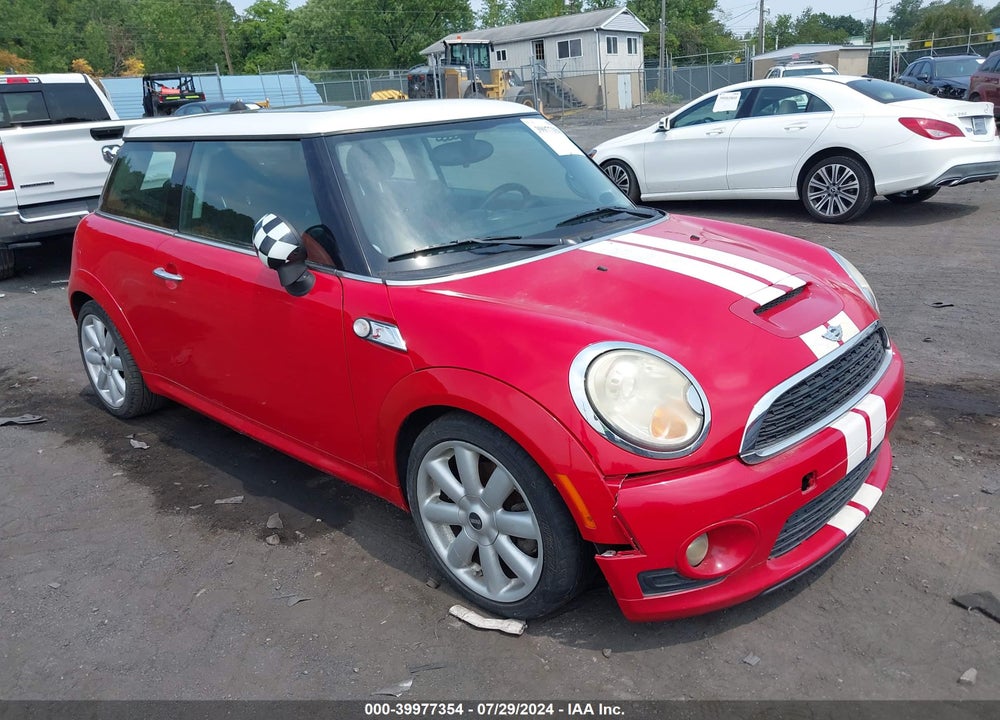 2010 MINI COOPER S VIN: WMWMF7C59ATZ34641