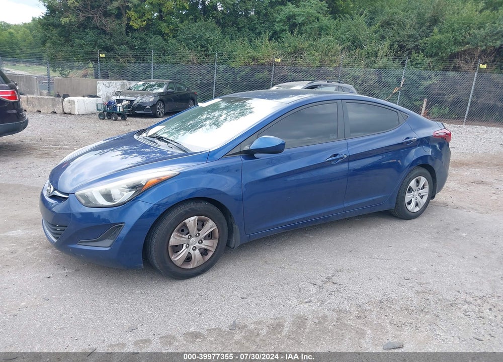 2016 HYUNDAI ELANTRA SE VIN: 5NPDH4AE7GH717570