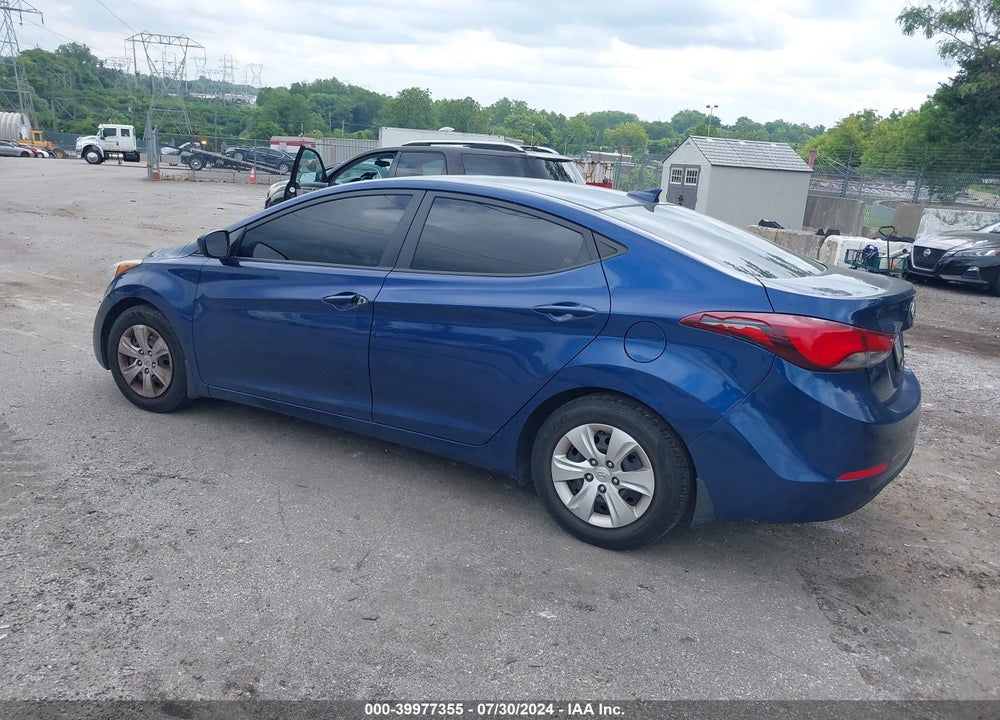 2016 HYUNDAI ELANTRA SE VIN: 5NPDH4AE7GH717570
