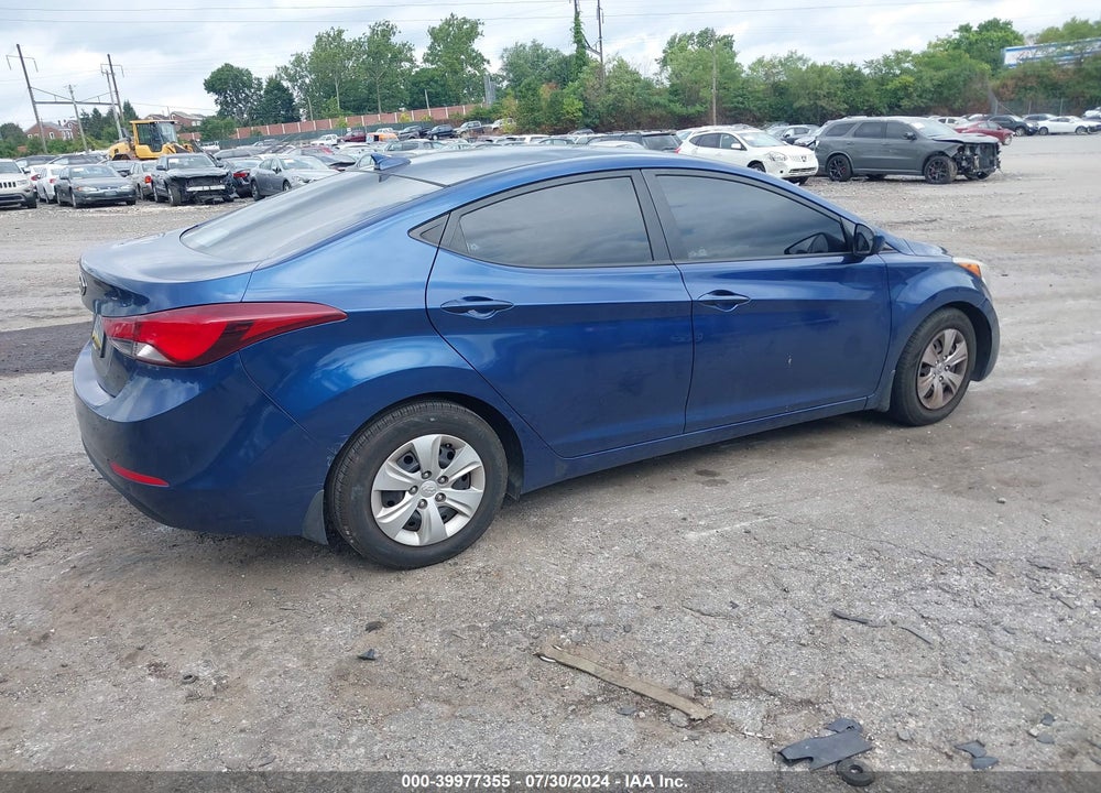 2016 HYUNDAI ELANTRA SE VIN: 5NPDH4AE7GH717570