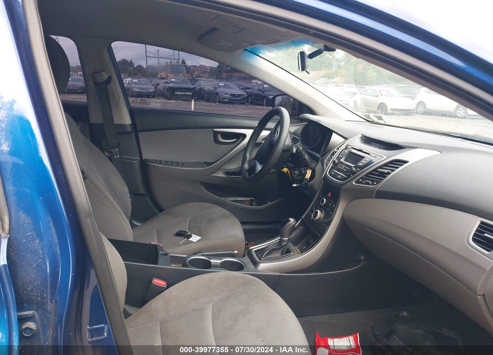 2016 HYUNDAI ELANTRA SE VIN: 5NPDH4AE7GH717570