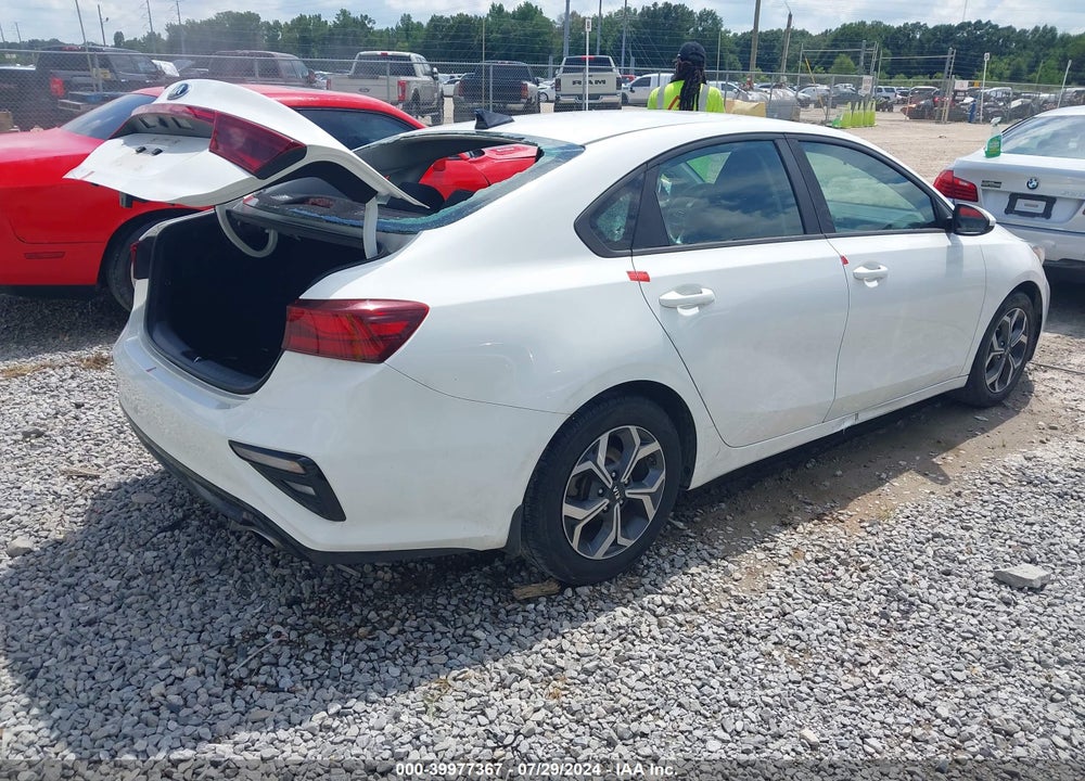 2019 KIA FORTE LXS VIN: 3KPF24AD5KE117287