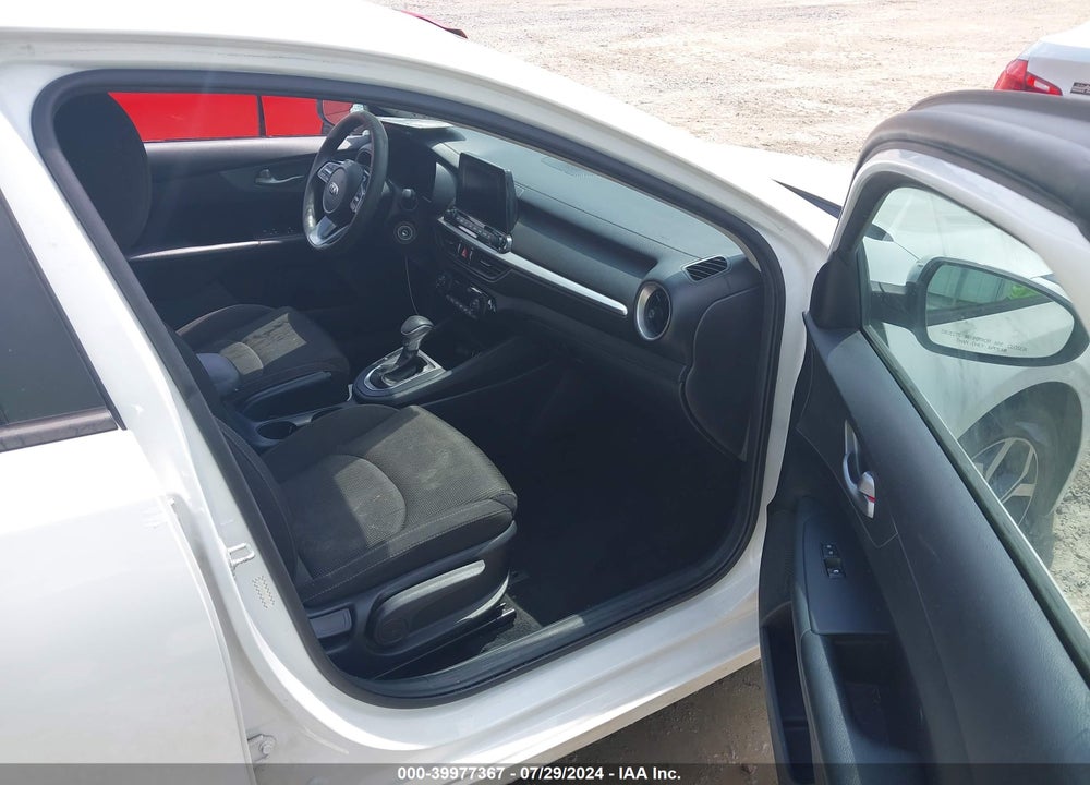 2019 KIA FORTE LXS VIN: 3KPF24AD5KE117287