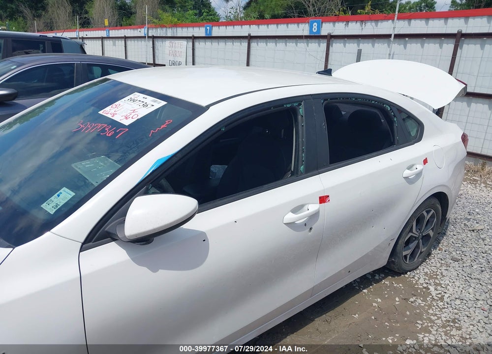 2019 KIA FORTE LXS VIN: 3KPF24AD5KE117287