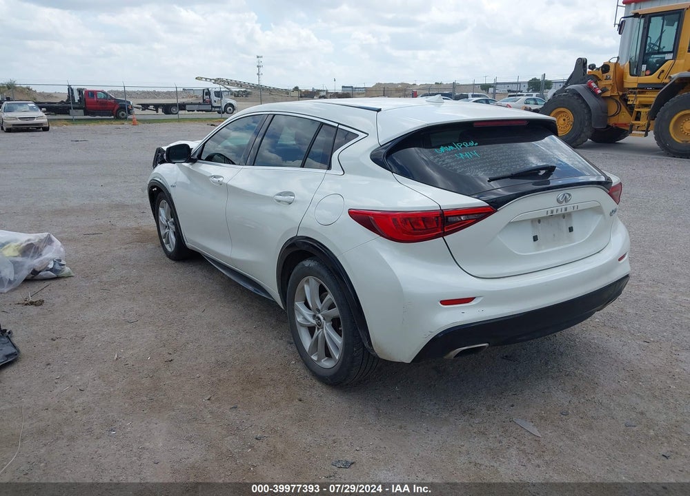 2017 INFINITI QX30 LUXURY VIN: SJKCH5CP4HA031010