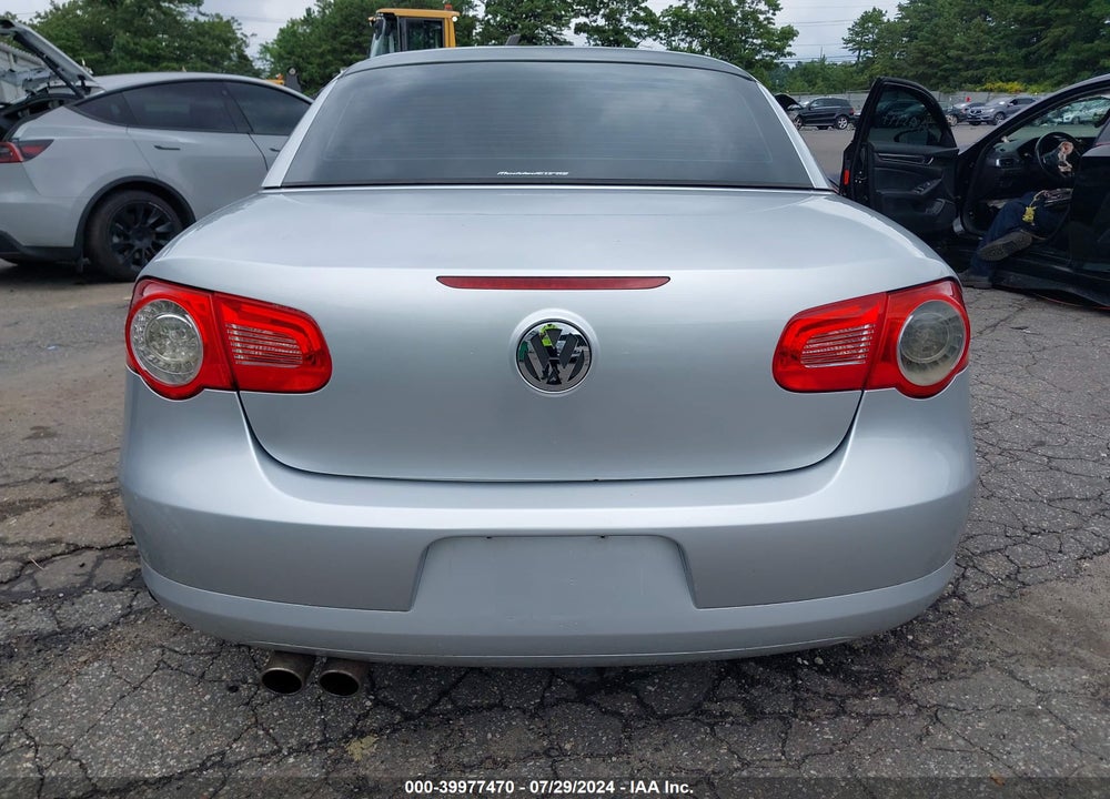 2010 VOLKSWAGEN EOS KOMFORT VIN: WVWAA7AH1AV015853