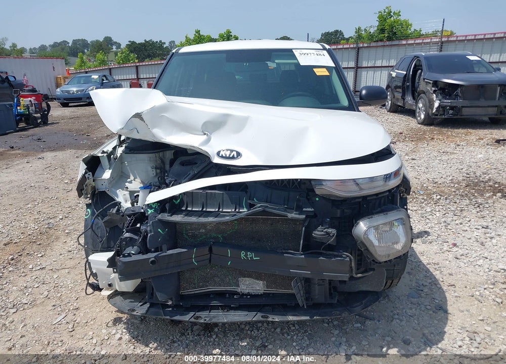 2020 KIA SOUL LX VIN: KNDJ22AU8L7033075